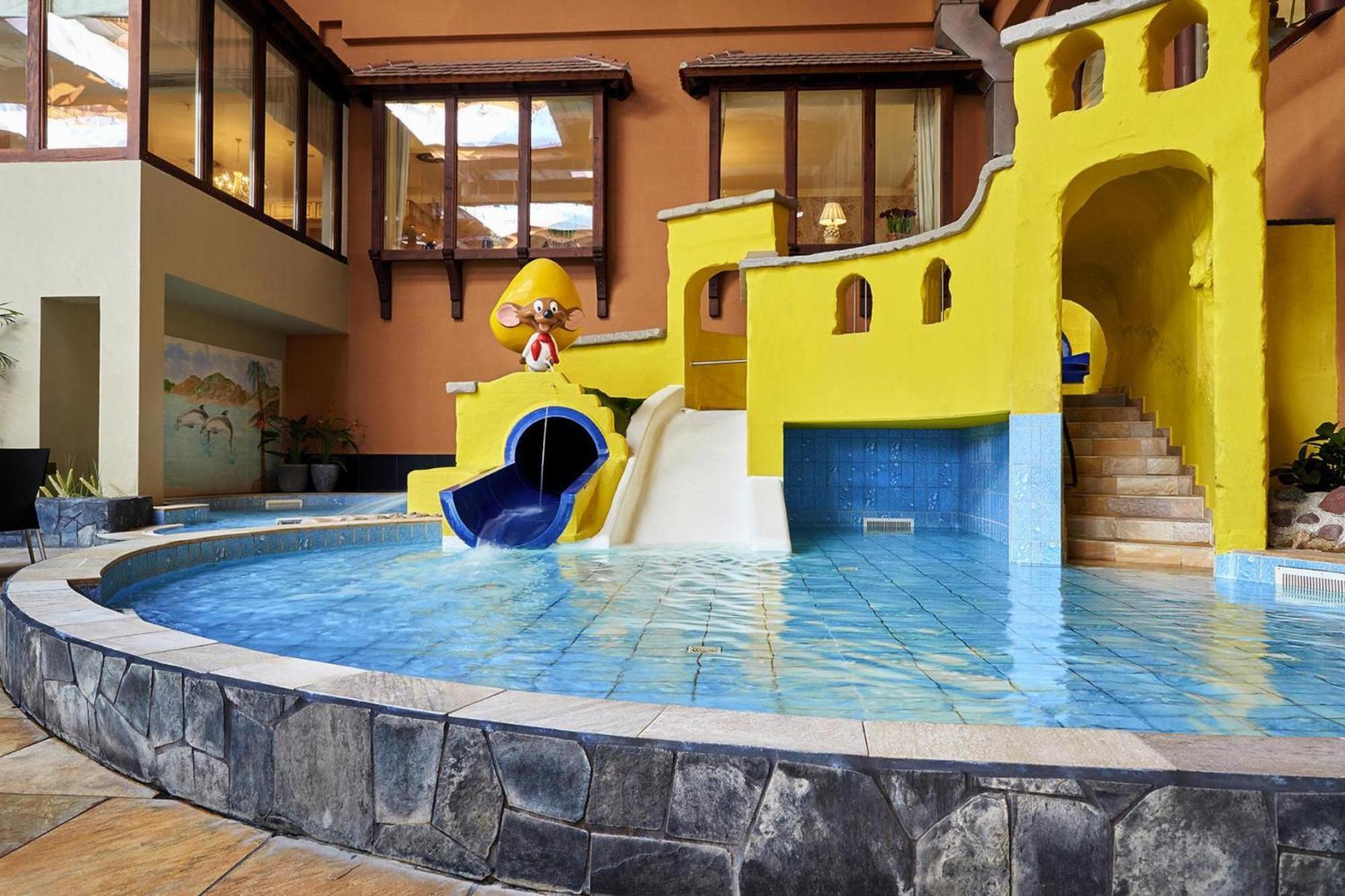 Holiday Resort Van Der Valk, Linstow Dobbin-Linstow Exterior photo